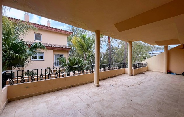 Apartment - Herverkoop - Marbella - Nueva Andalucía