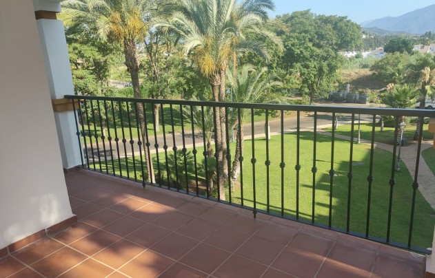 Apartment - Herverkoop - Marbella - Nueva Andalucía