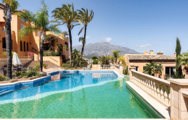 Apartment - Herverkoop - Marbella - Nueva Andalucía