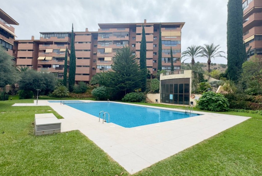 Herverkoop - Apartment - Alicante - Vistahermosa