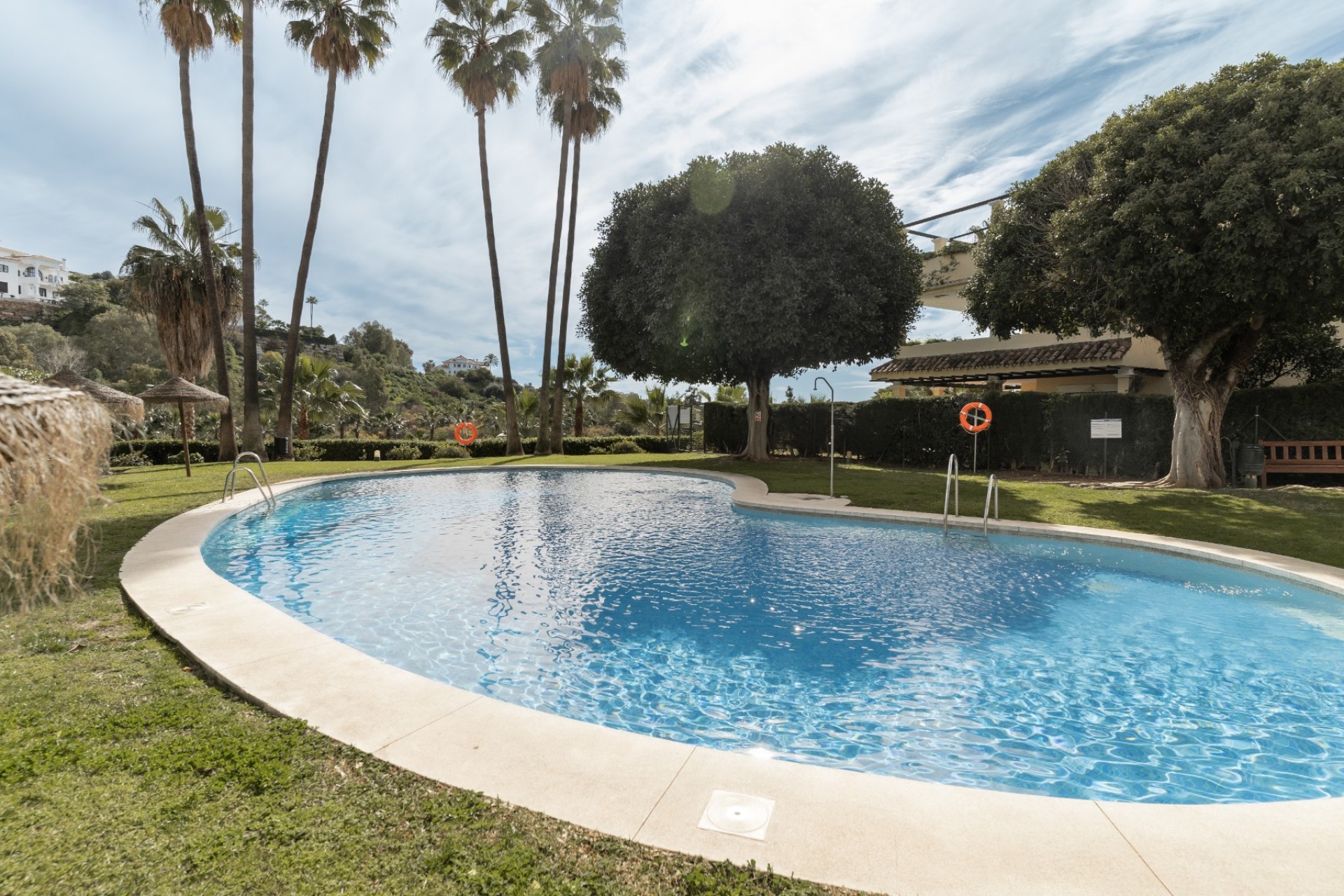 Herverkoop - Apartment - Benahavis - La Quinta