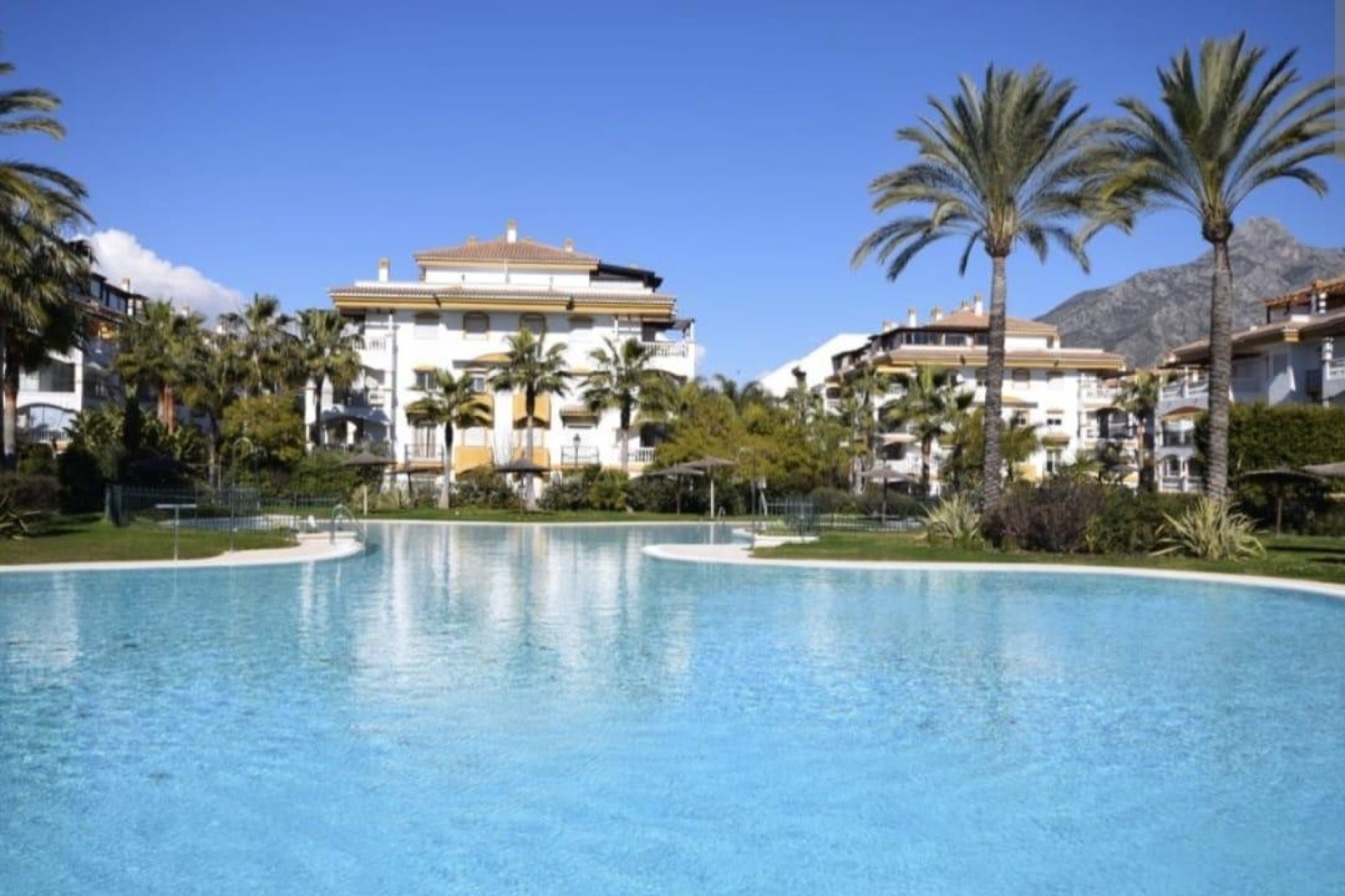 Herverkoop - Apartment - Marbella - Nueva Andalucía