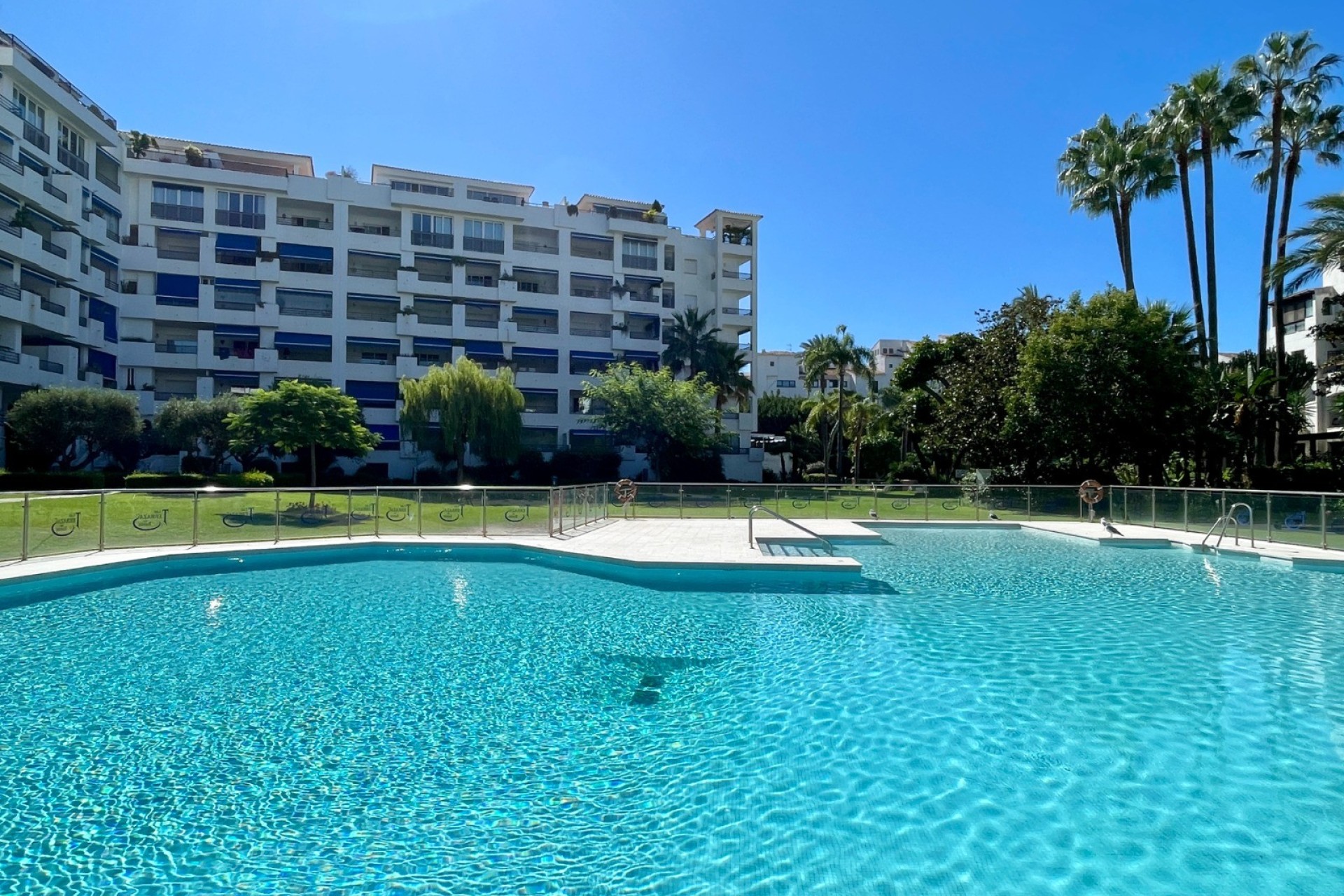 Herverkoop - Apartment - Marbella - Puerto Banús