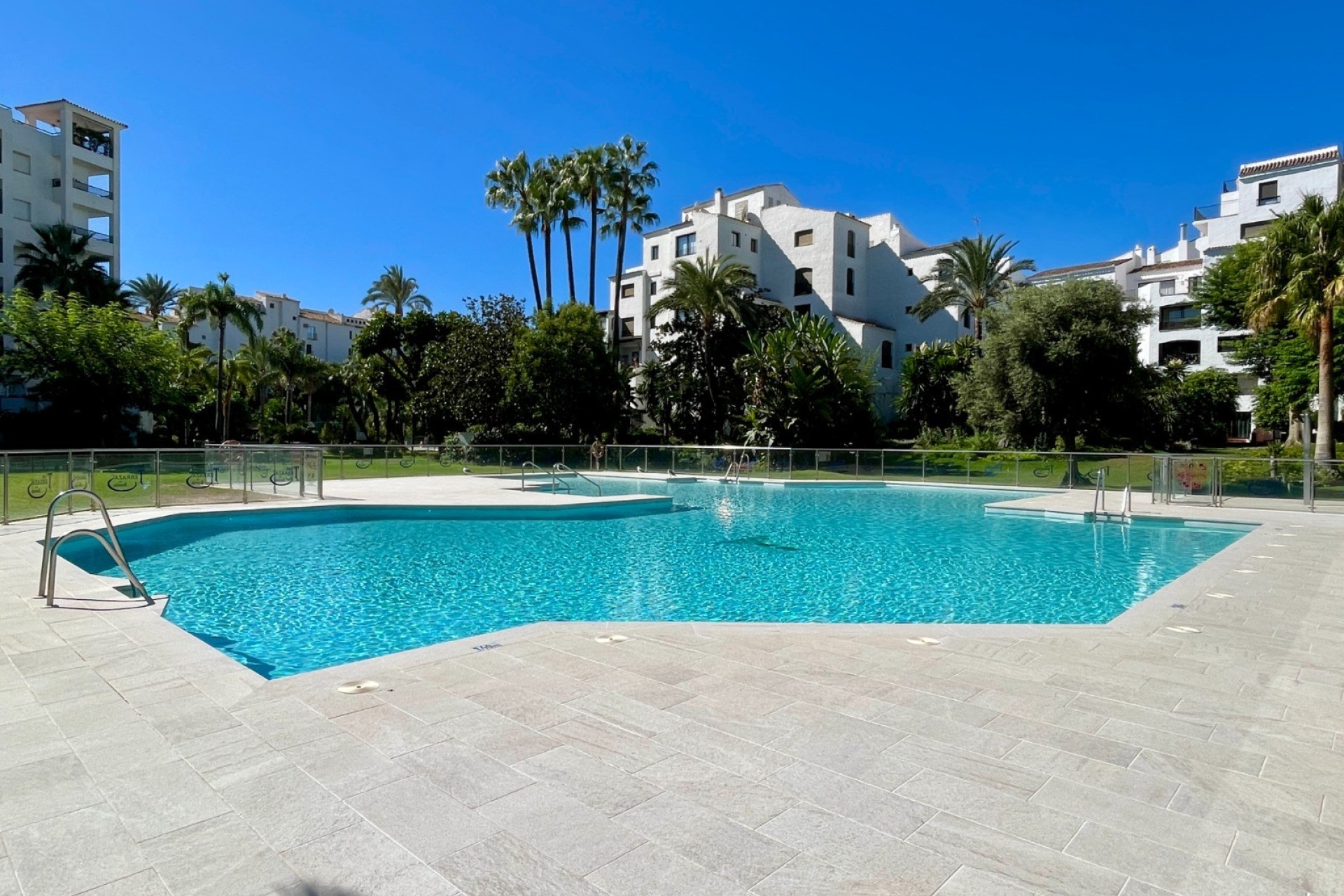 Herverkoop - Apartment - Marbella - Puerto Banús