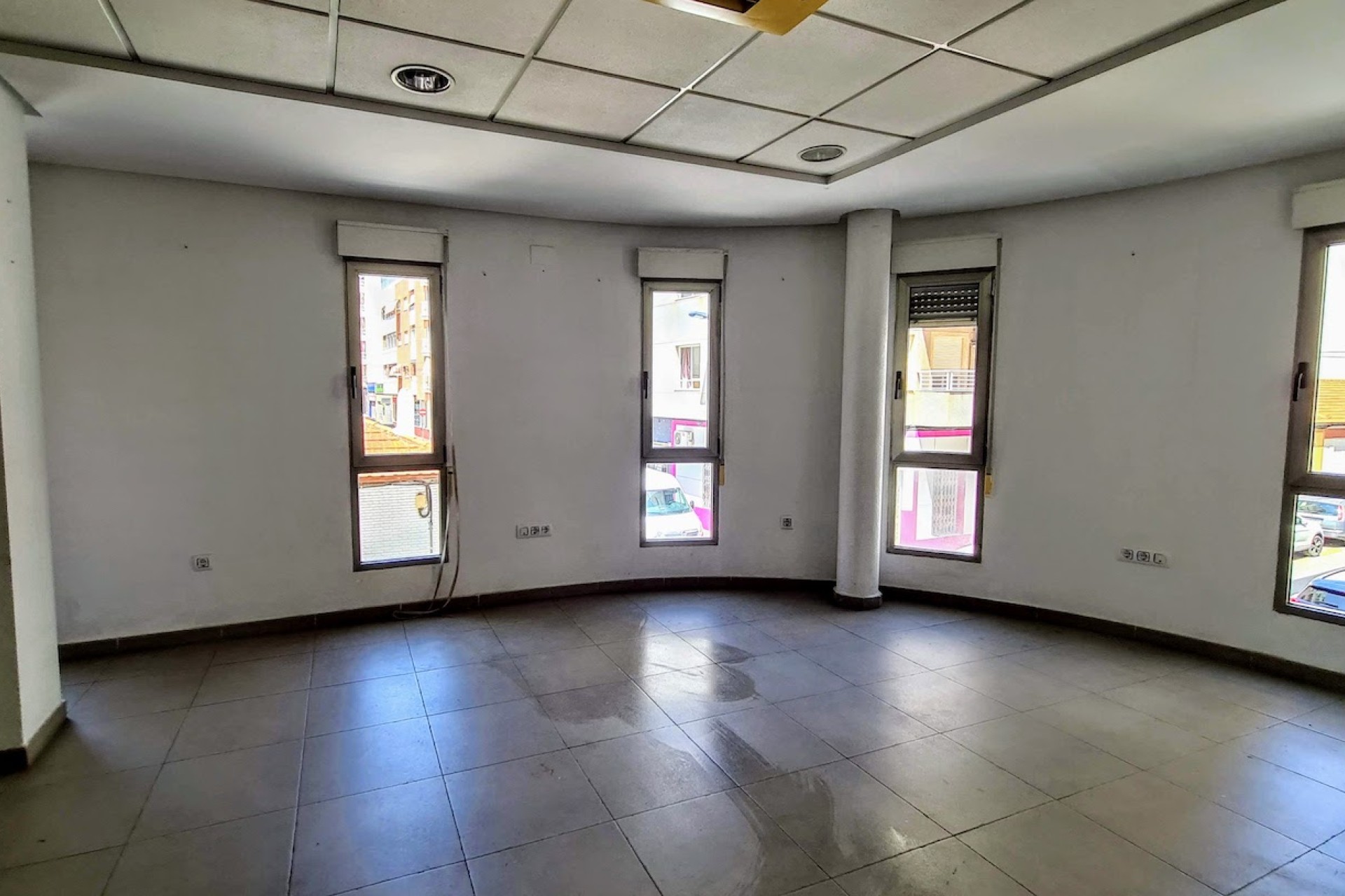 Herverkoop - Commercial - Torrevieja - Center