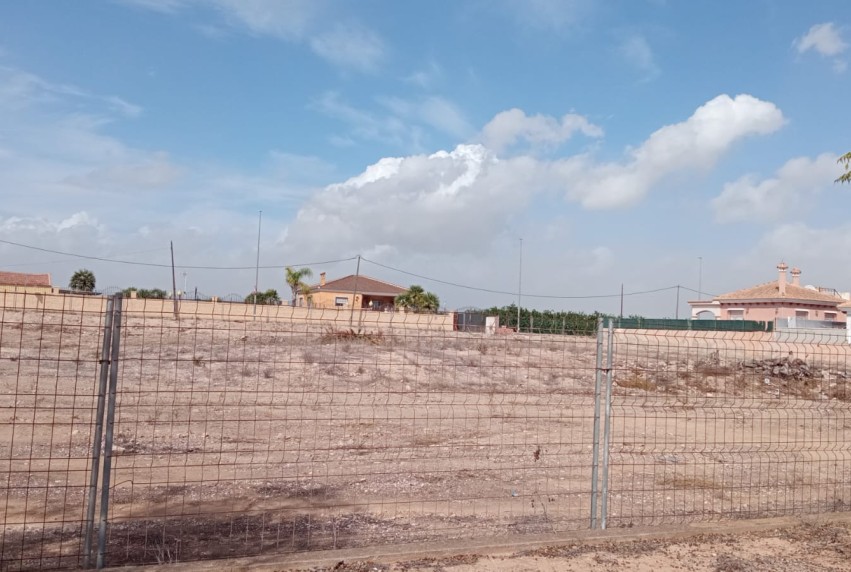 Herverkoop - Plot for sale - Los Montesinos - La Herrada