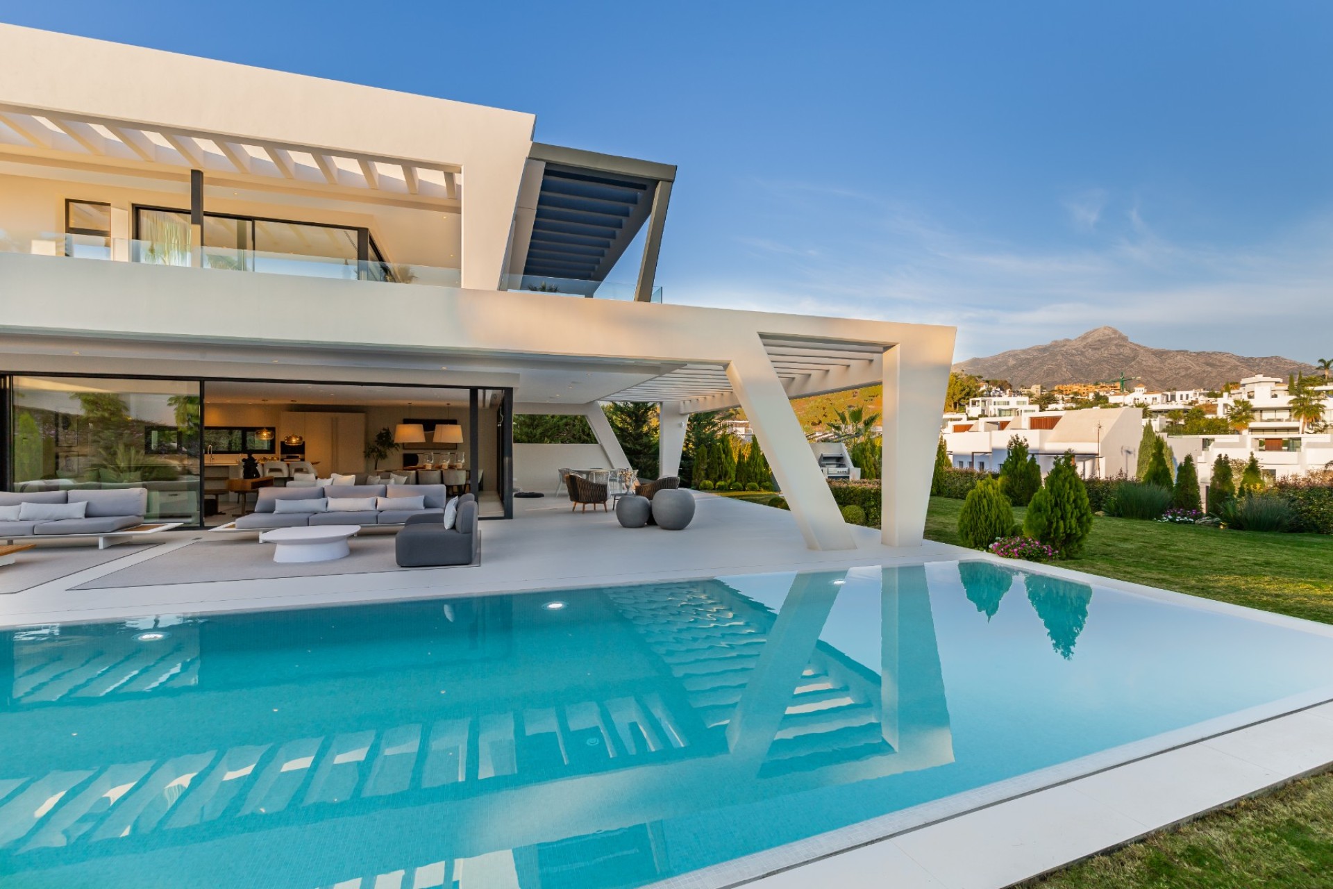 Herverkoop - Villa - Marbella - Nueva Andalucía