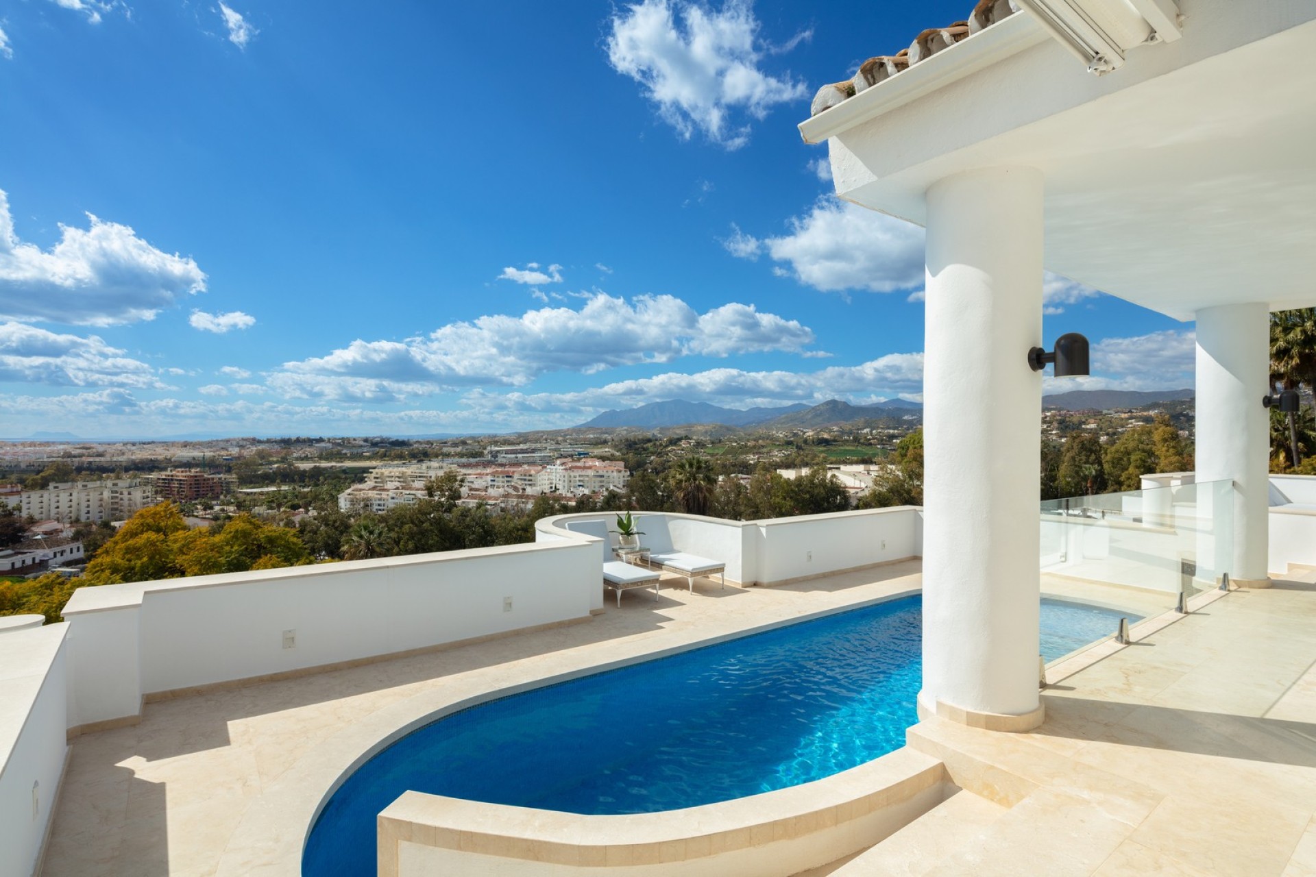 Herverkoop - Villa - Marbella - Nueva Andalucía