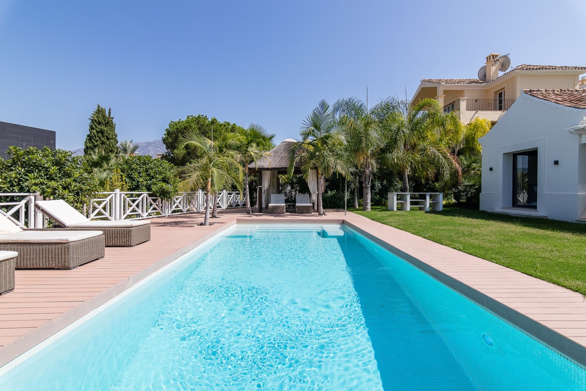 Herverkoop - Villa - Marbella - Nueva Andalucía