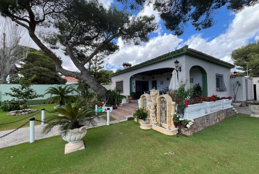 Herverkoop - Villa - Orihuela Costa - Campoamor