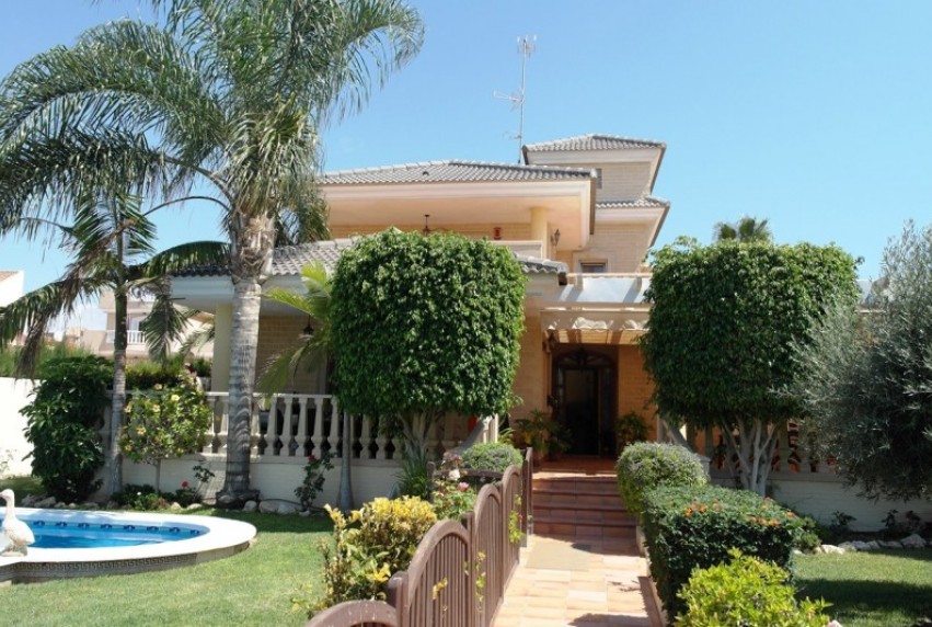 Herverkoop - Villa - Torrevieja - Aguas Nuevas