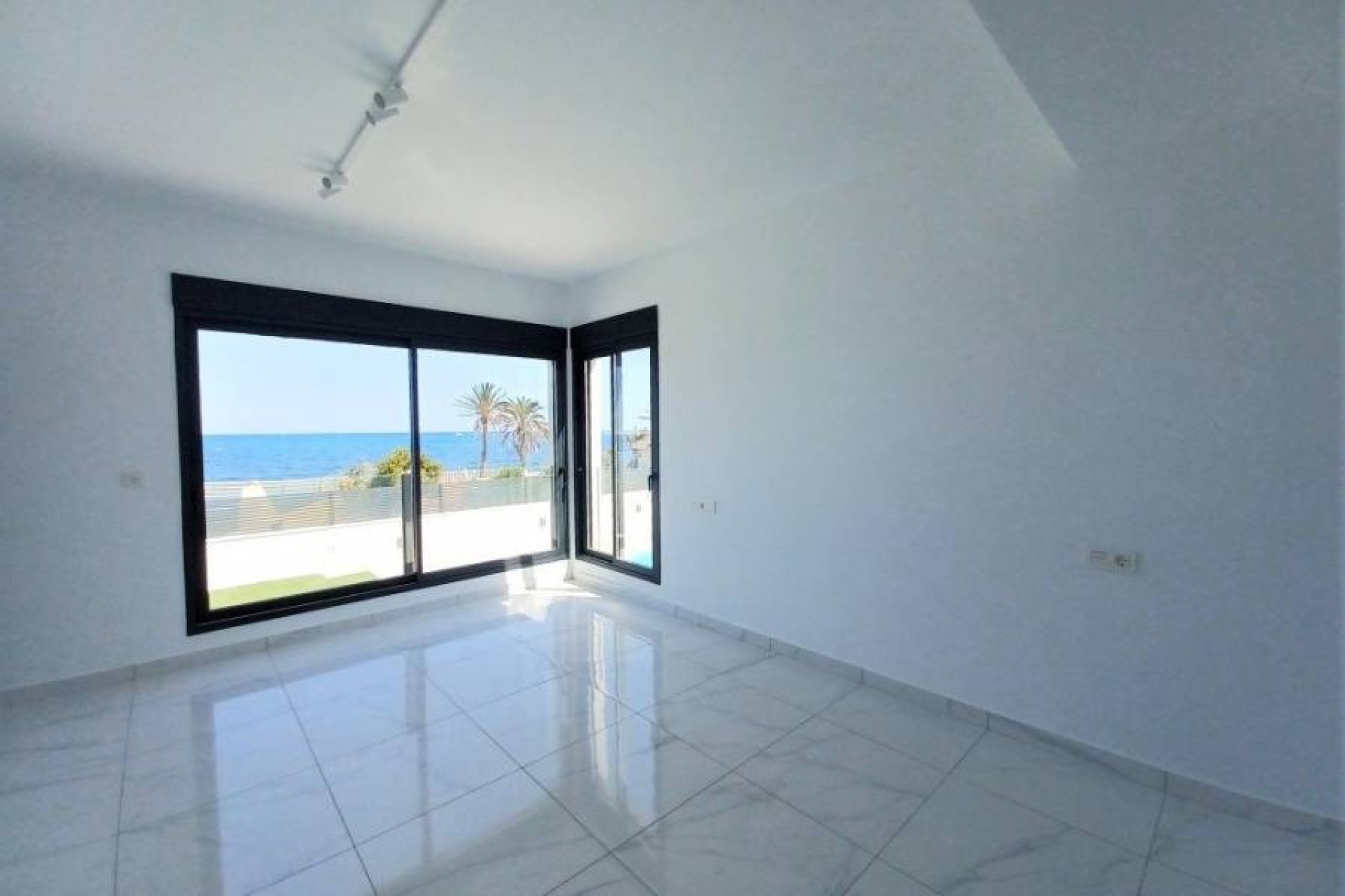 Herverkoop - Villa - Torrevieja - Los Balcones