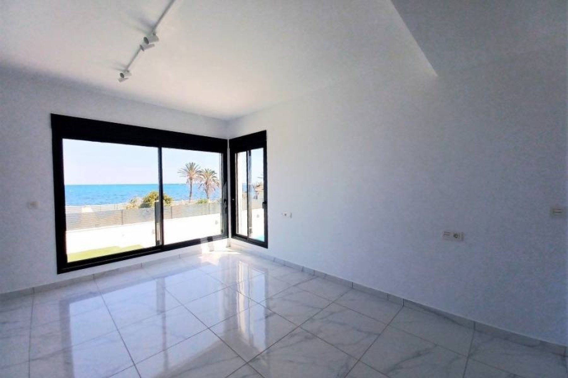 Herverkoop - Villa - Torrevieja - Los Balcones