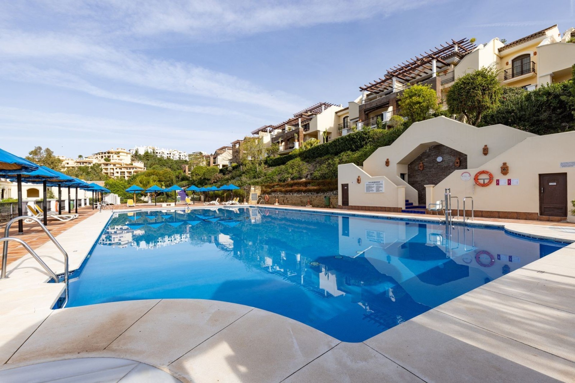 Resale - Apartment - Benahavis - Los Arqueros