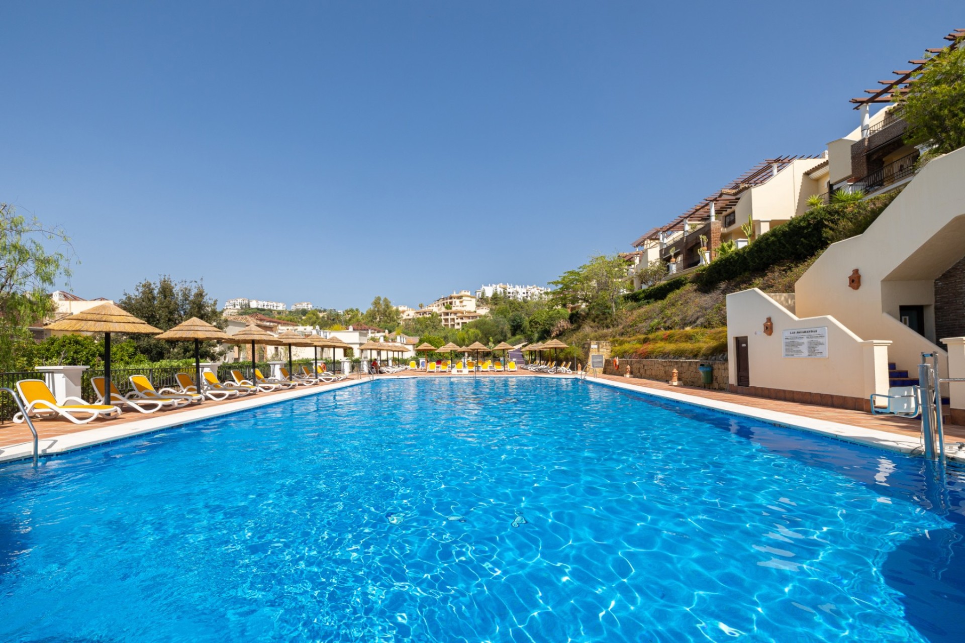 Resale - Apartment - Benahavis - Los Arqueros