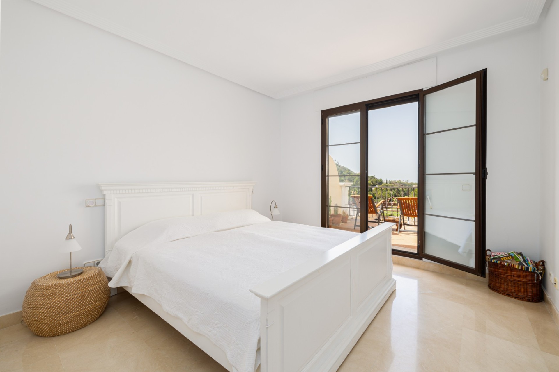 Resale - Apartment - Benahavis - Los Arqueros