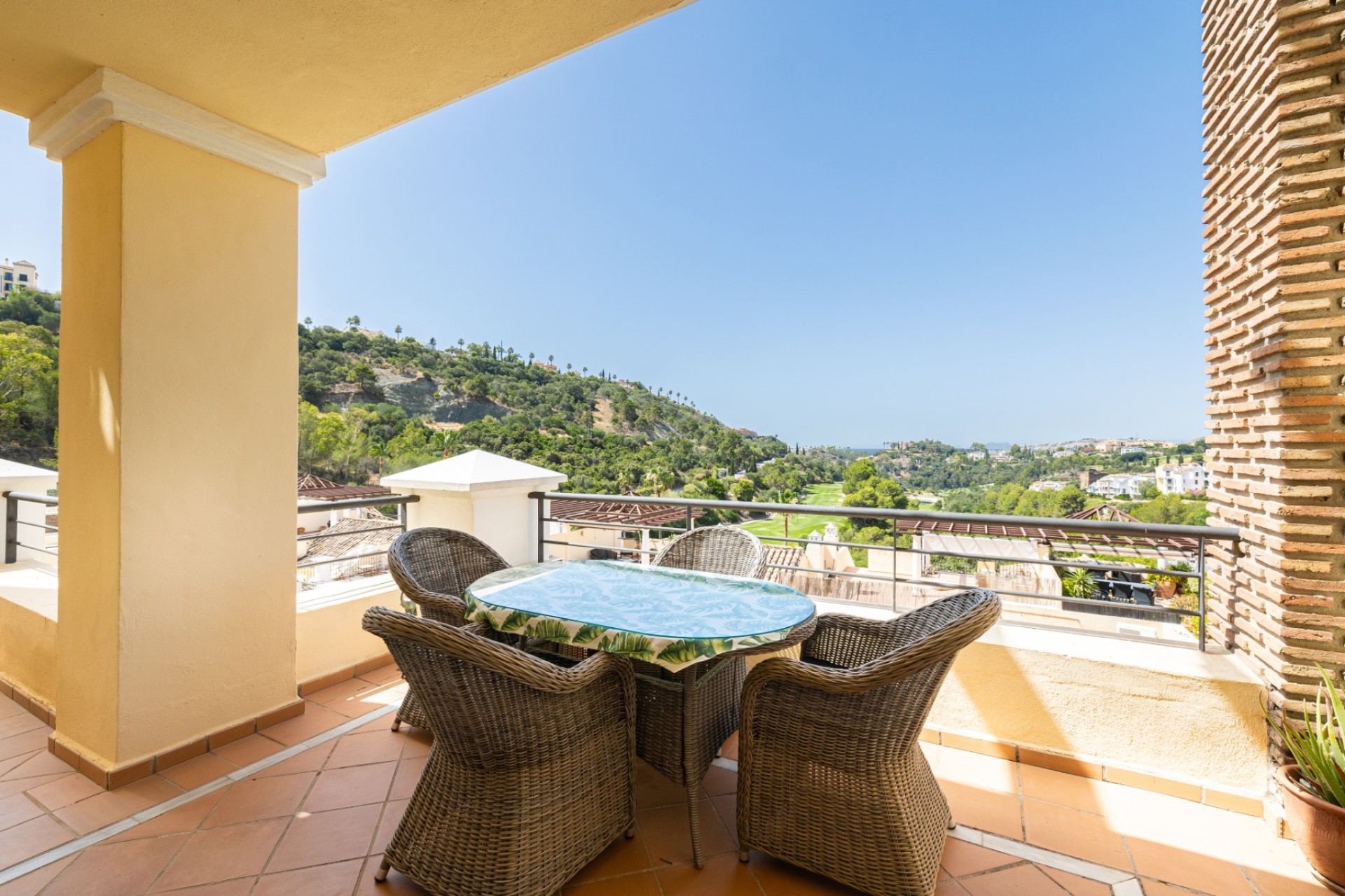 Resale - Apartment - Benahavis - Los Arqueros