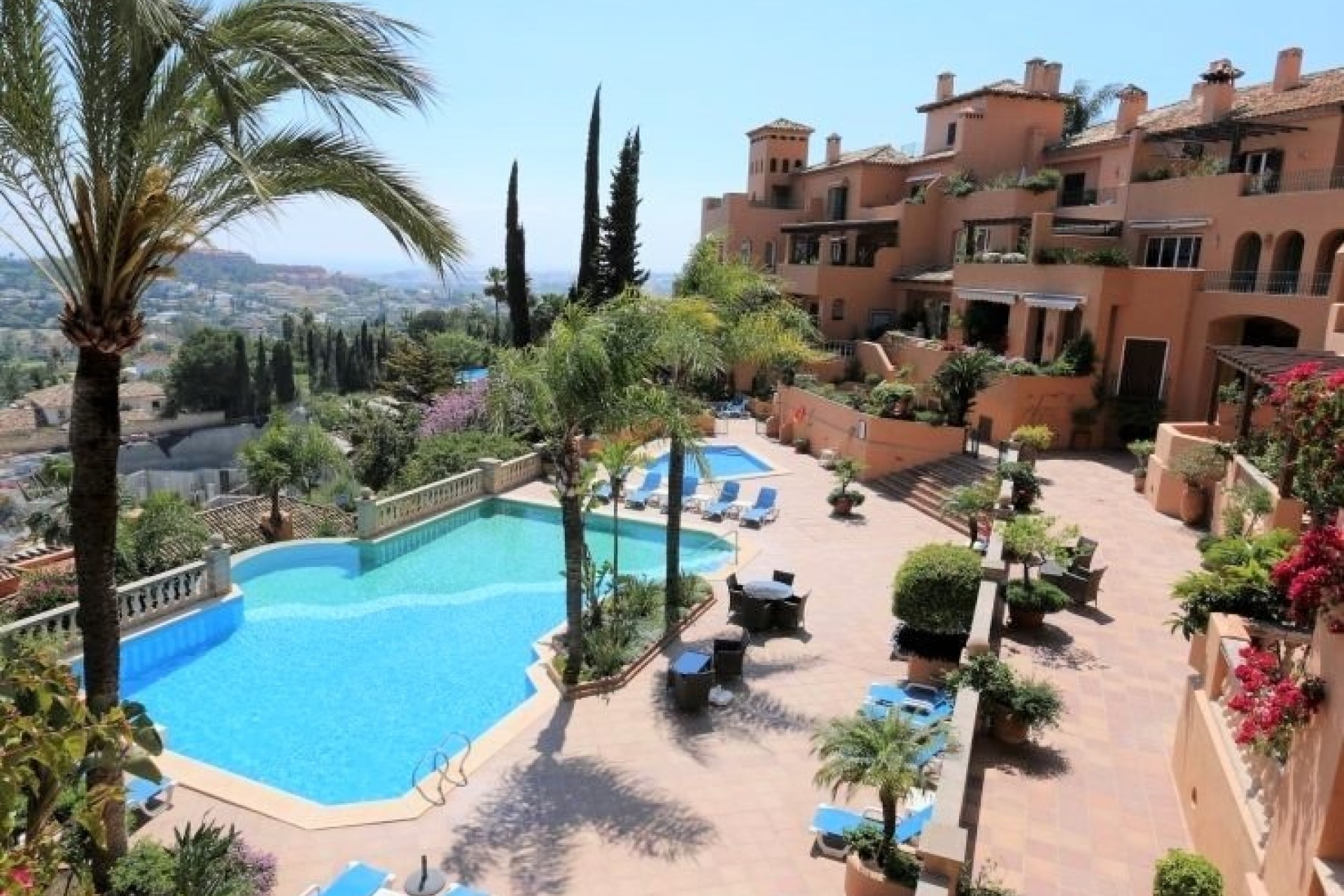 Resale - Apartment - Marbella - Nueva Andalucía