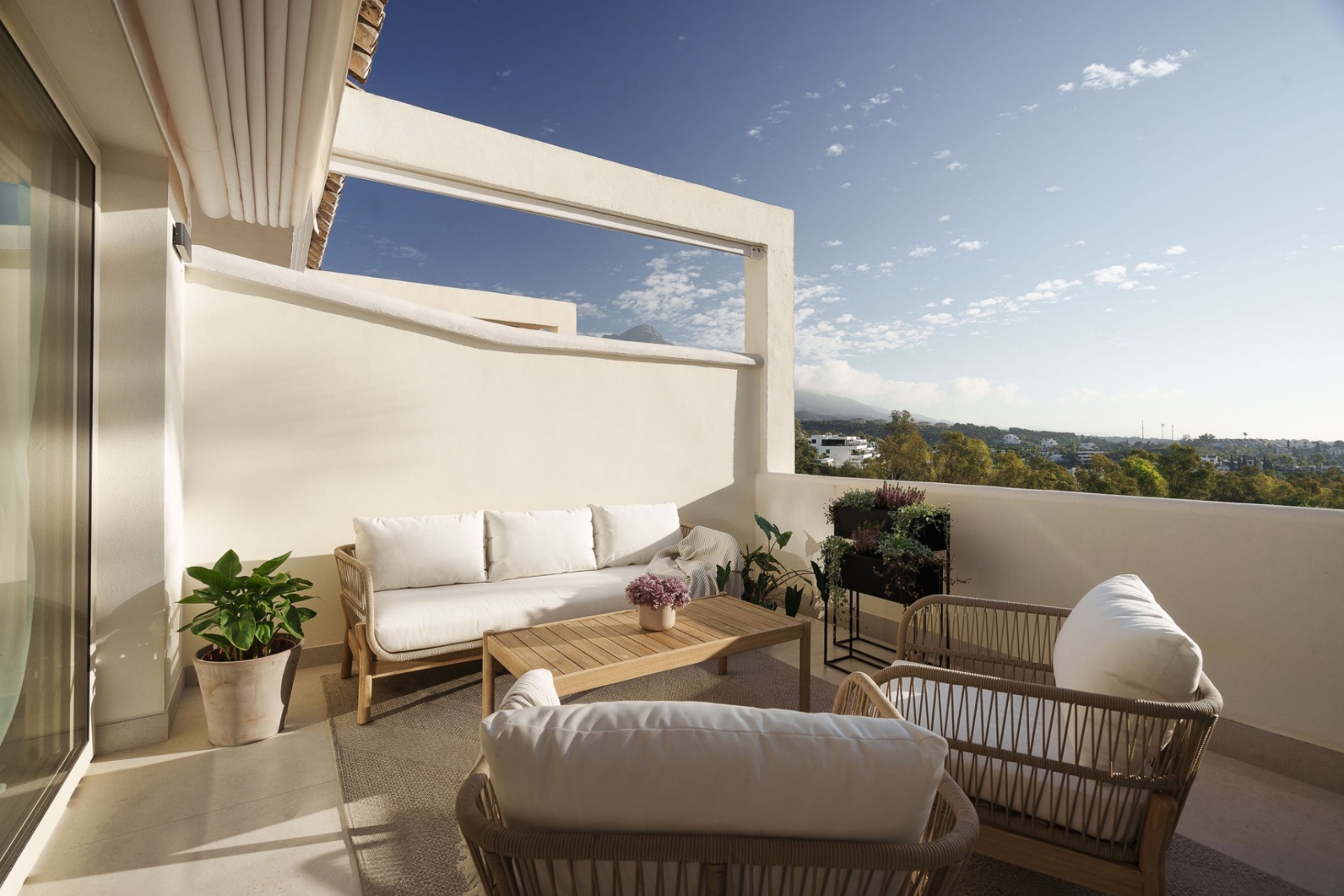 Resale - Apartment - Marbella - Nueva Andalucía