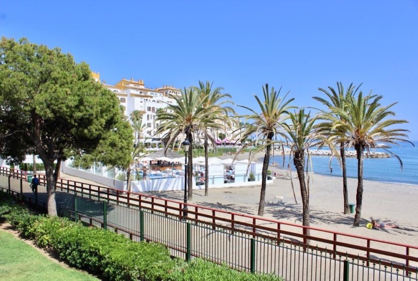 Resale - Apartment - Marbella - Puerto Banús