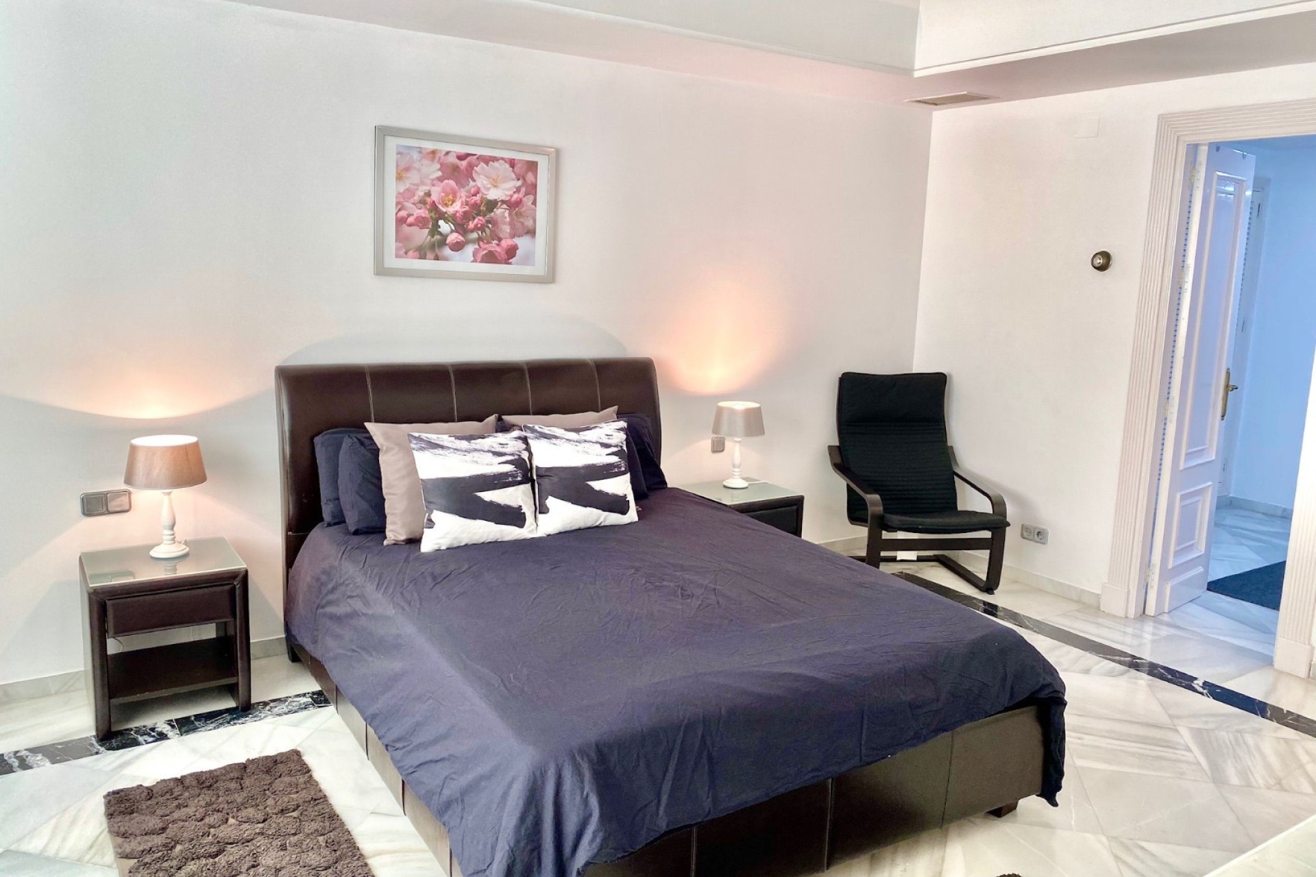 Resale - Apartment - Marbella - Puerto Banús