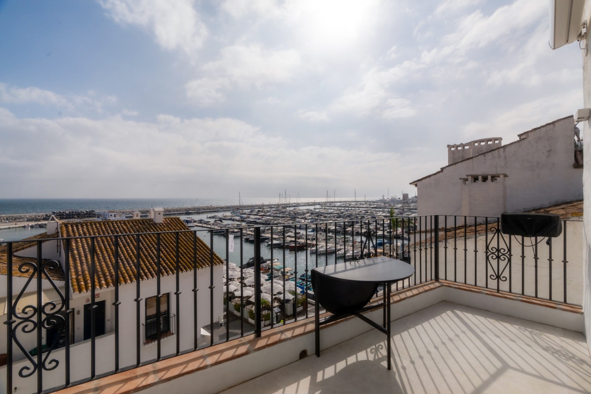 Resale - Apartment - Marbella - Puerto Banús