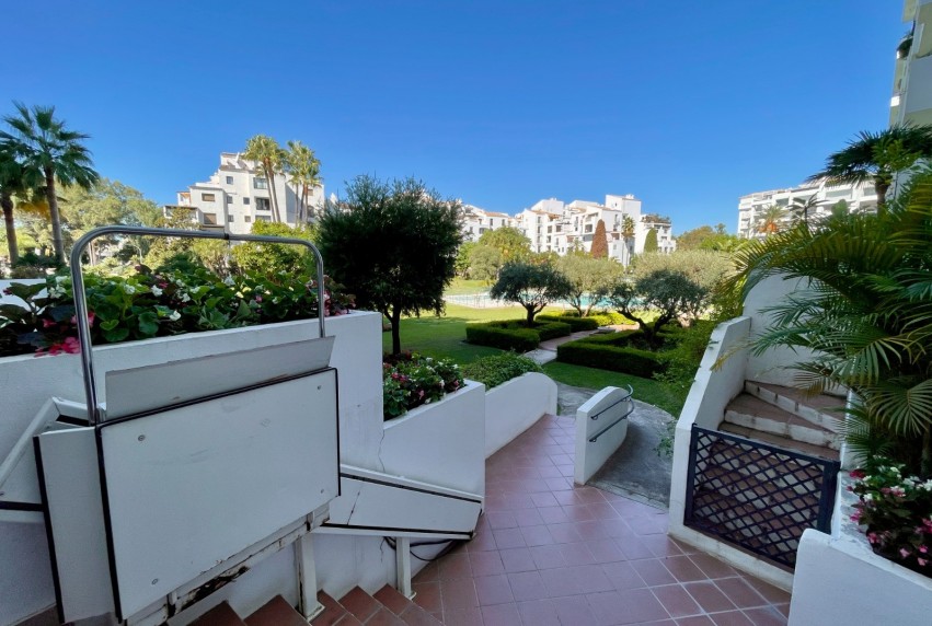 Resale - Apartment - Marbella - Puerto Banús