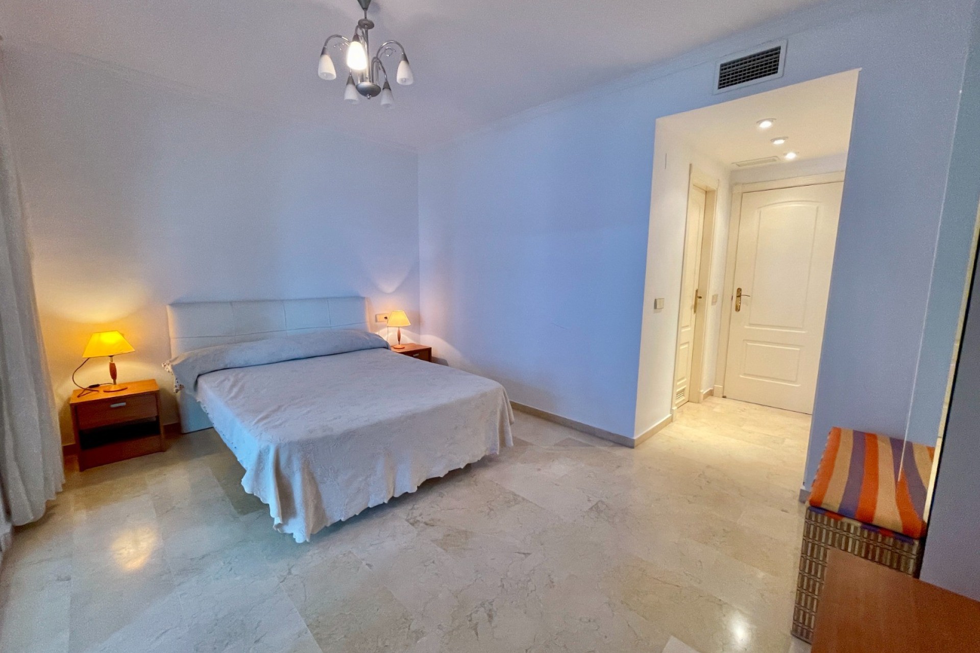 Resale - Apartment - Marbella - Puerto Banús