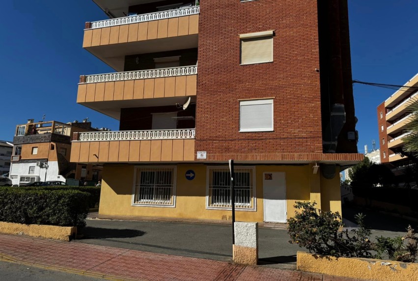 Resale - Commercial - Orihuela Costa - Punta Prima