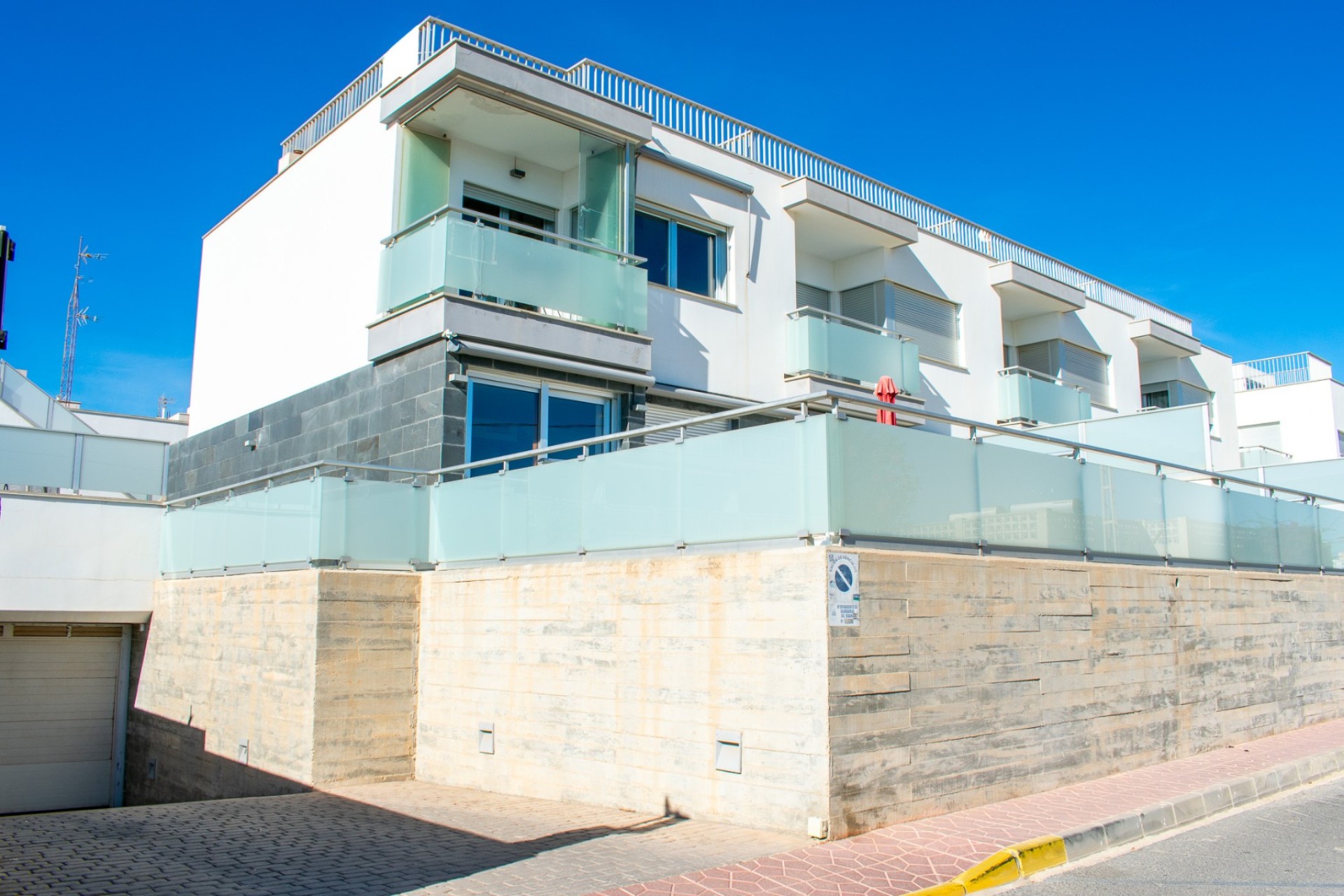 Resale - House - Guardamar del Segura