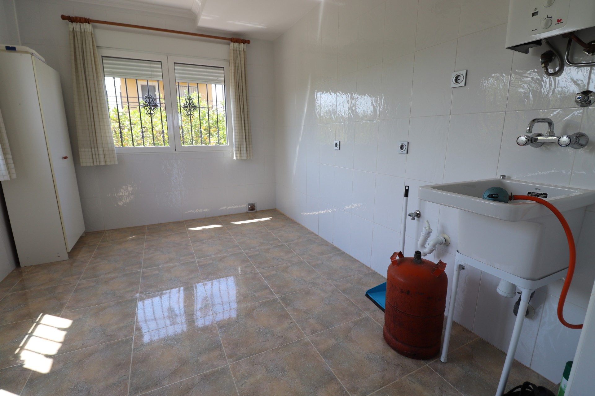 Resale - Villa - Algorfa