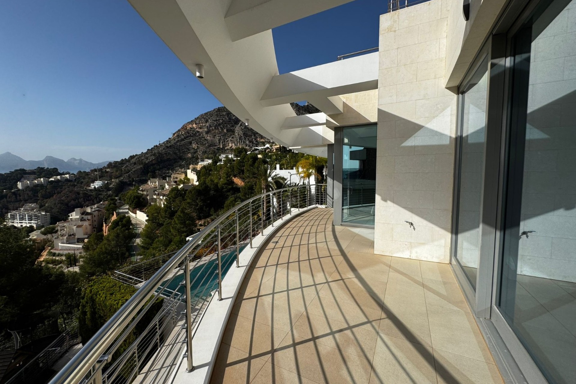 Resale - Villa - Altea