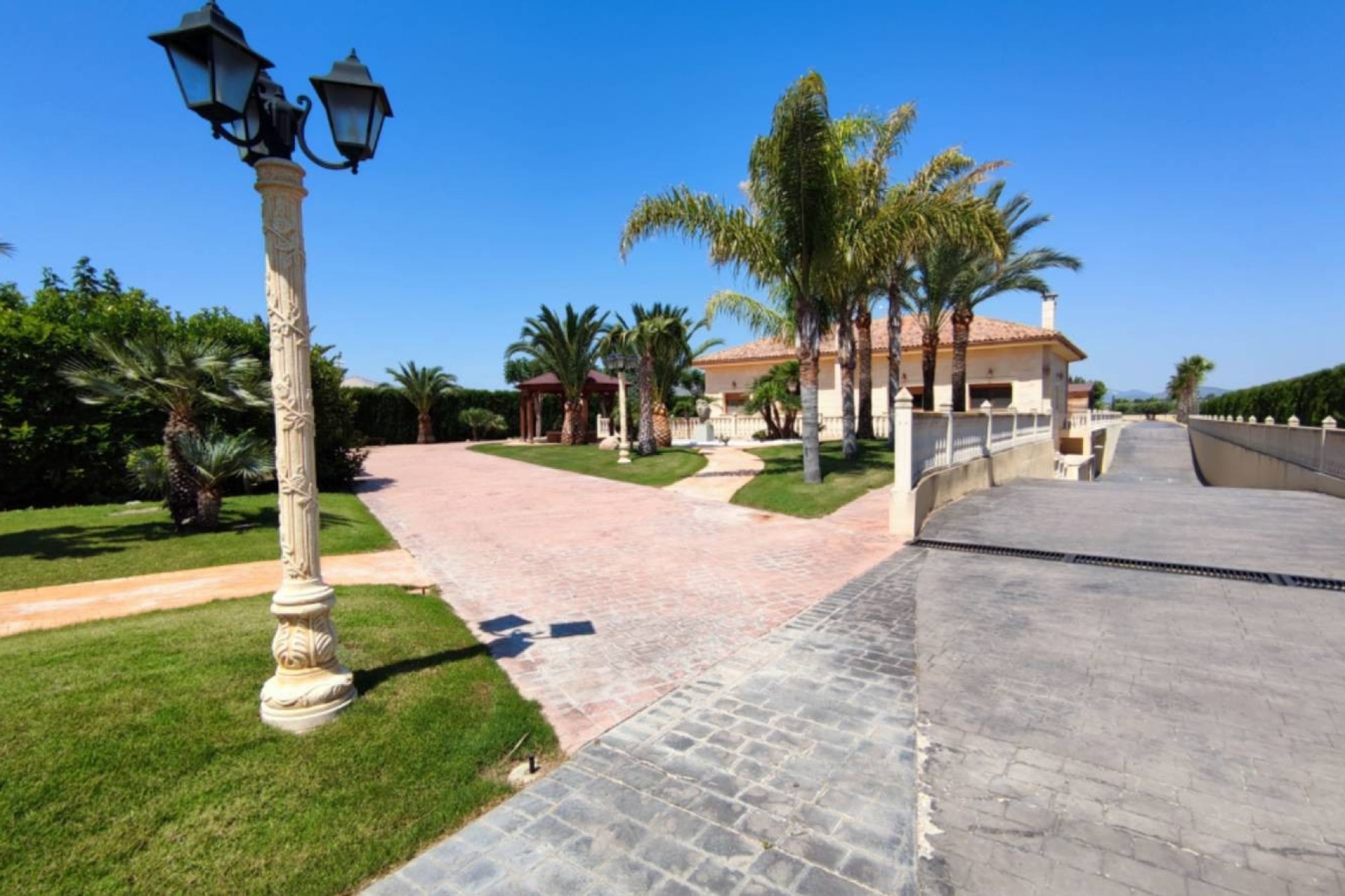 Resale - Villa - Aspe