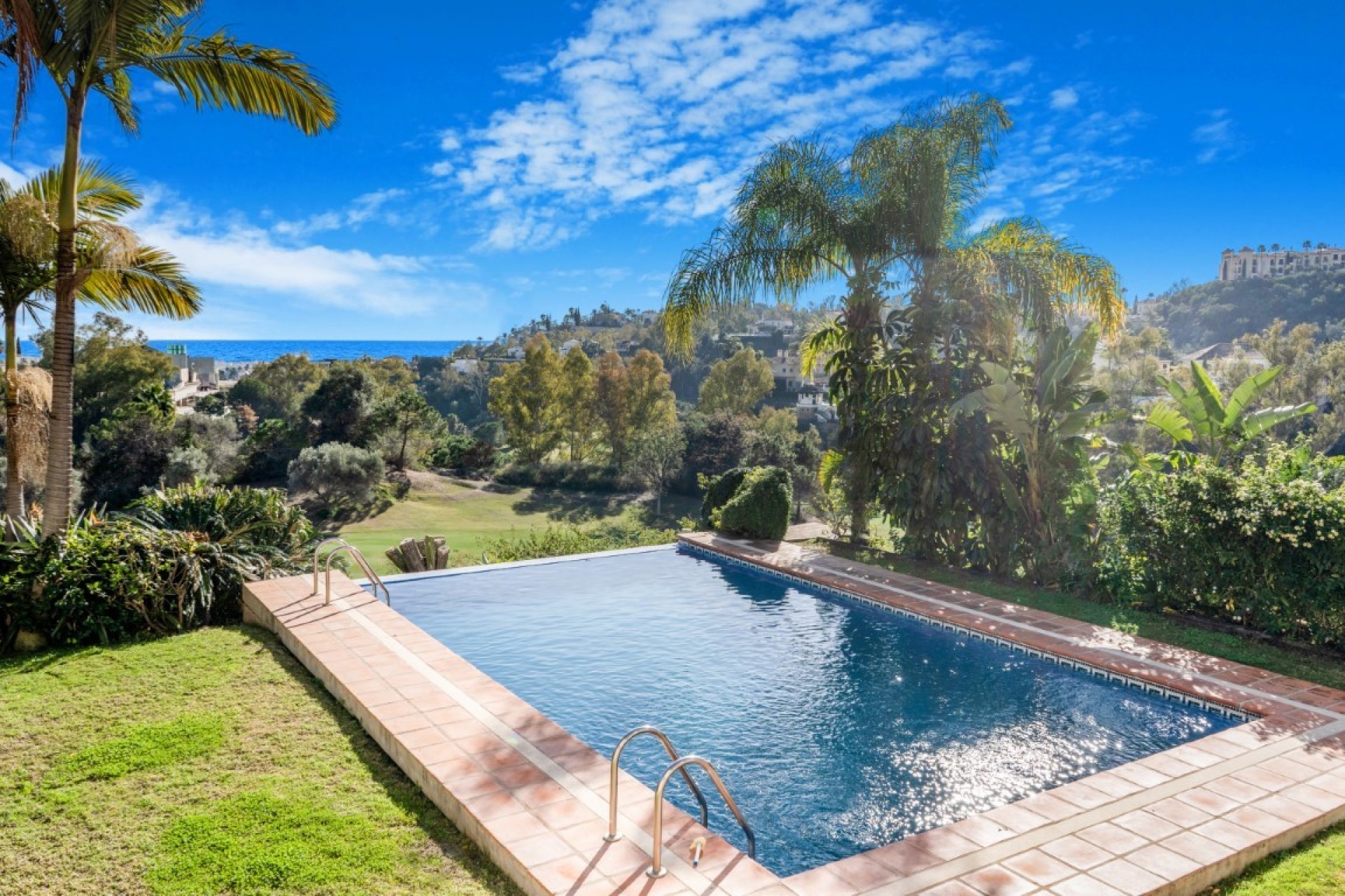 Resale - Villa - Benahavis - La Quinta