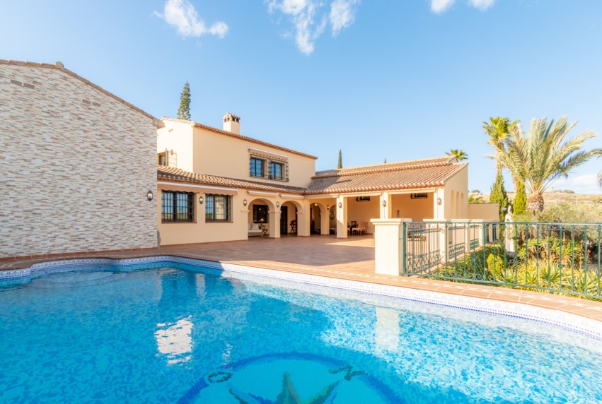 Resale - Villa - Benissa