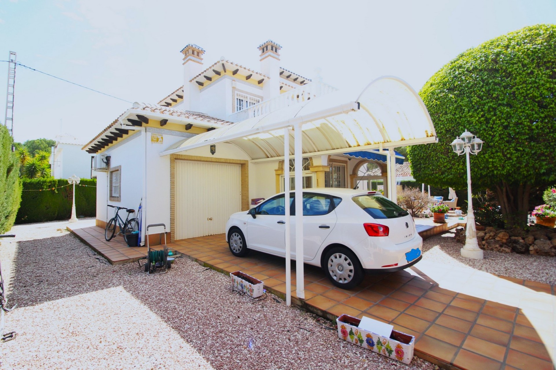 Resale - Villa - Cabo Roig