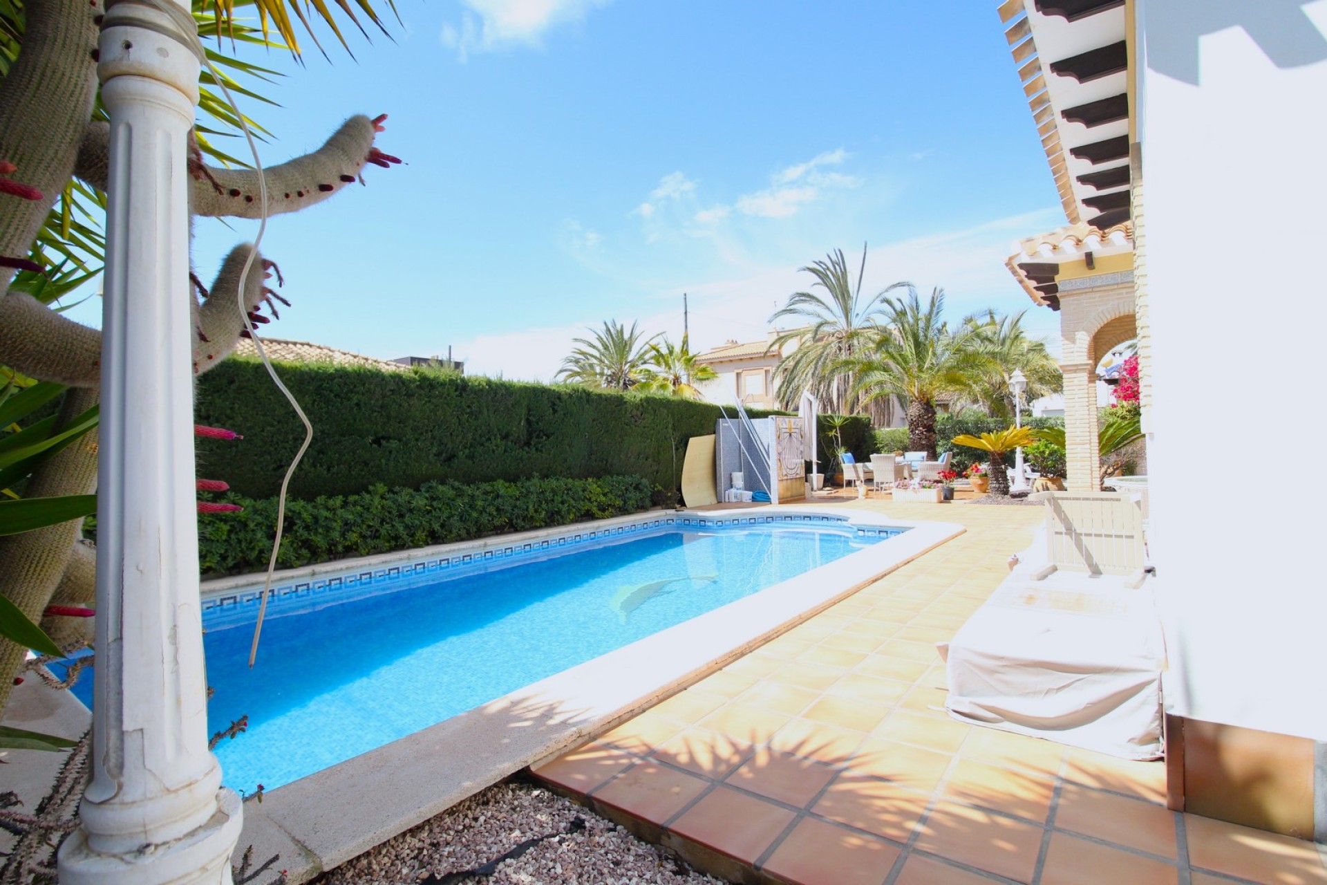 Resale - Villa - Cabo Roig