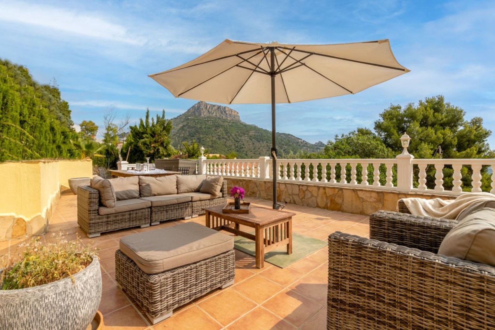 Resale - Villa - Calpe - Zona Puerto Blanco - Maryvilla