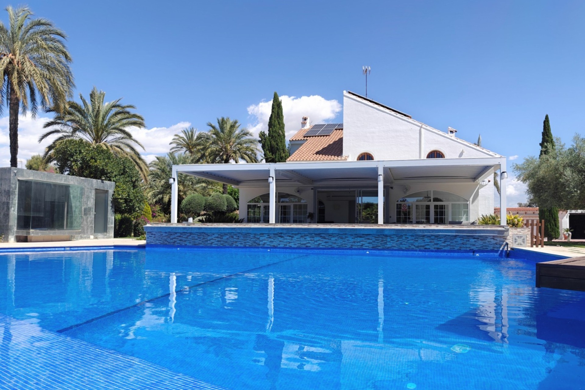 Resale - Villa - Elche