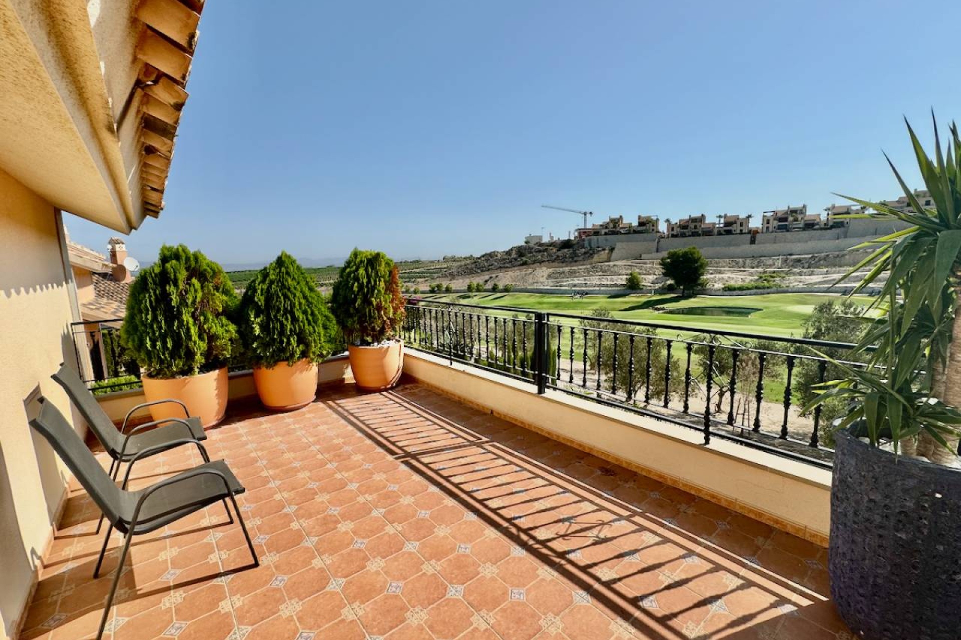 Resale - Villa - La Finca Golf