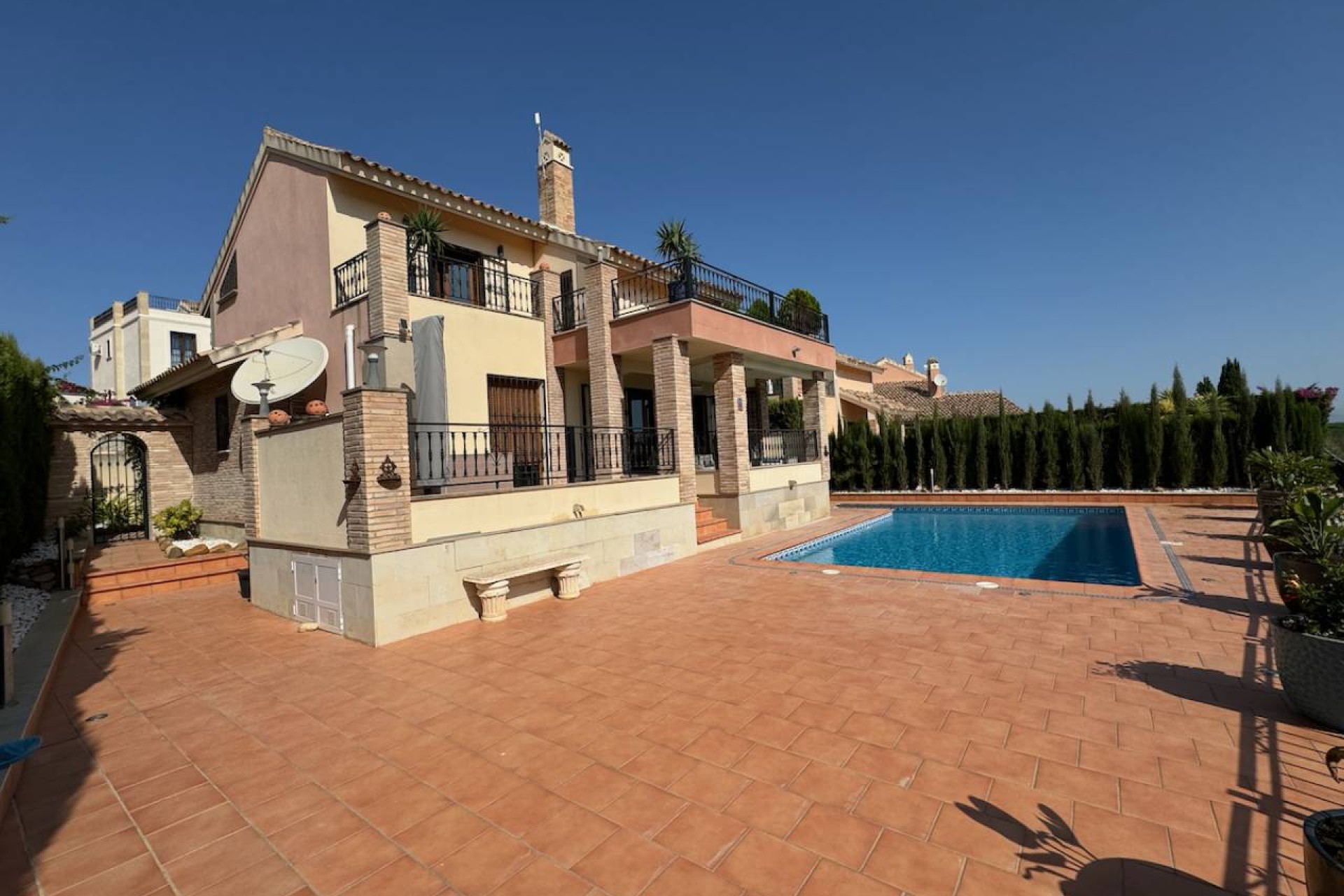 Resale - Villa - La Finca Golf