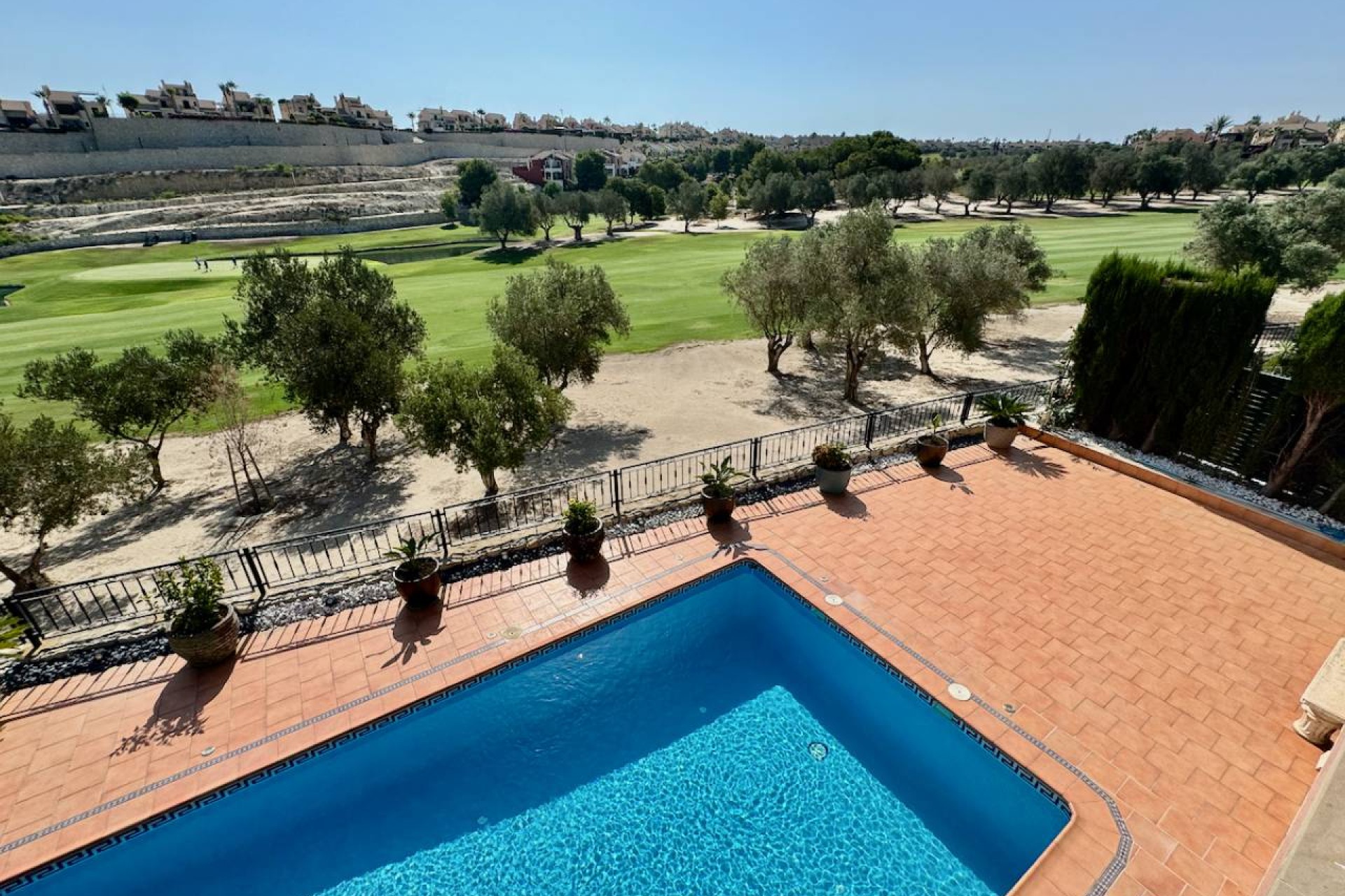 Resale - Villa - La Finca Golf