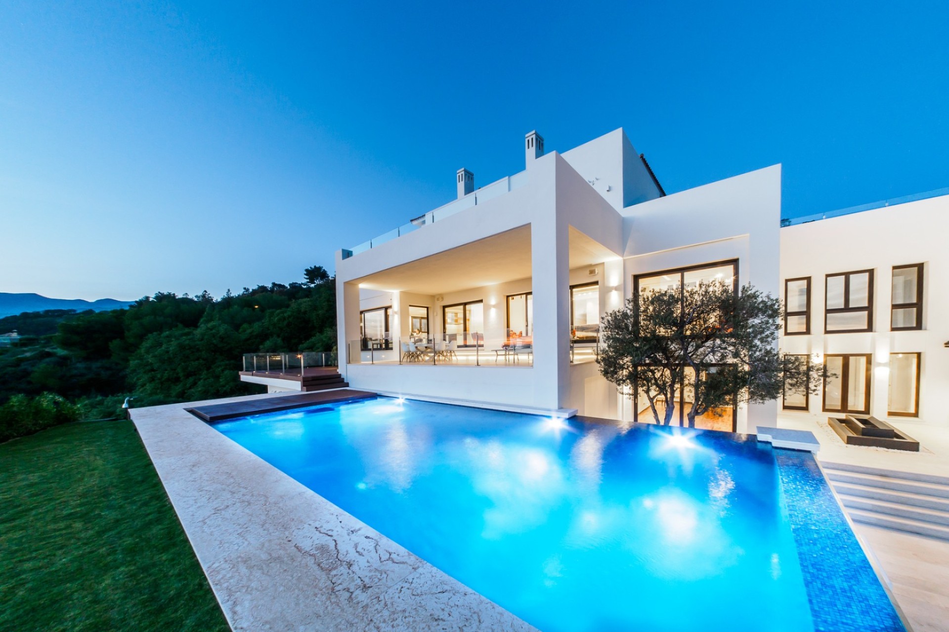 Resale - Villa - Marbella - Los Monteros