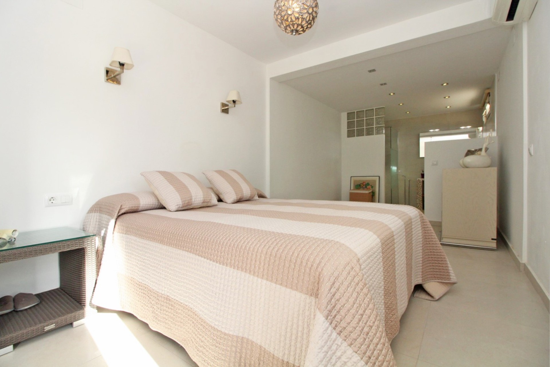 Resale - Villa - Moraira - Benimeit