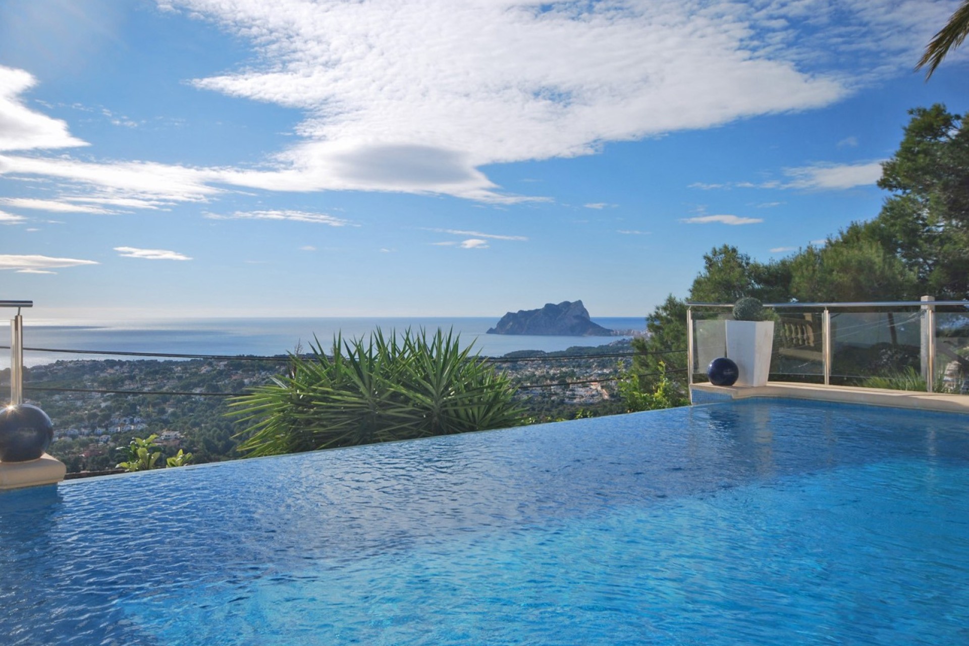 Resale - Villa - Moraira - Benimeit