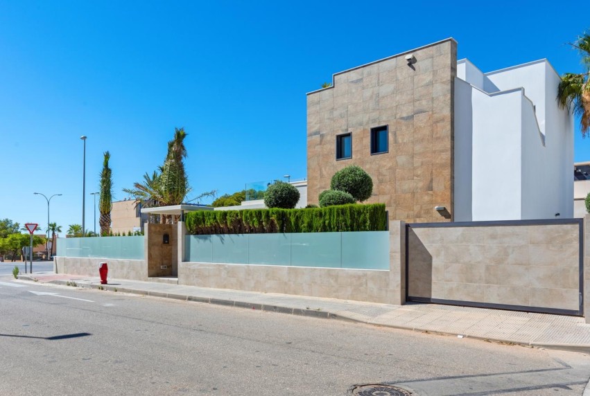 Resale - Villa - Orihuela Costa - Campoamor