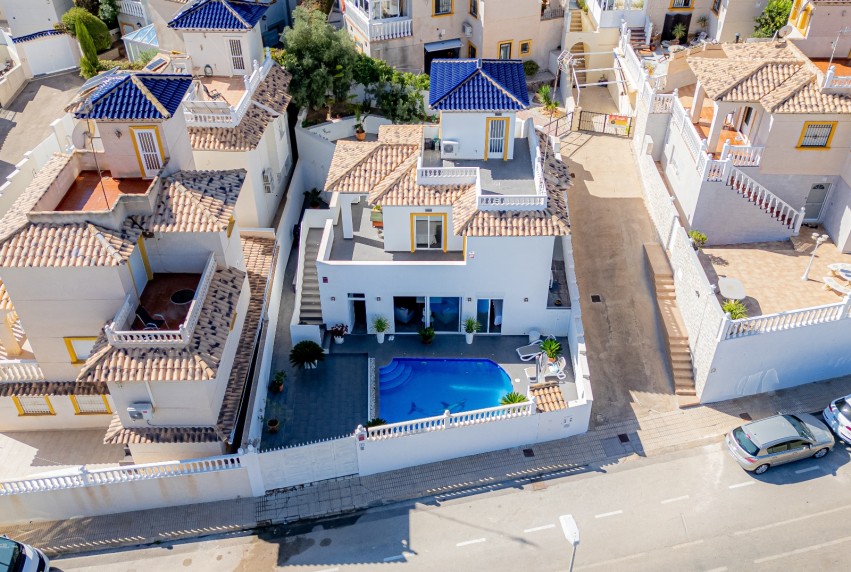 Resale - Villa - Orihuela Costa - La Zenia