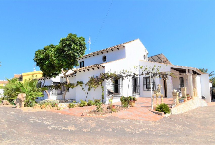 Resale - Villa - Orihuela Costa - Villamartín