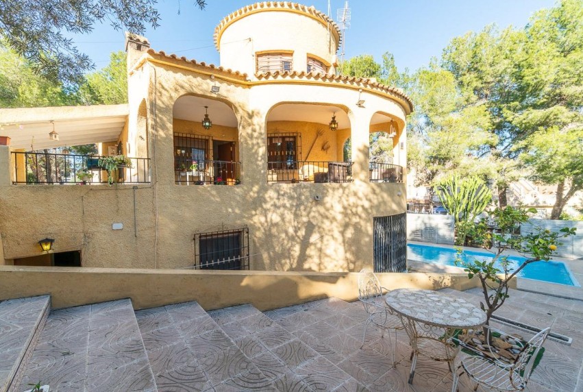 Resale - Villa - Orihuela Costa - Villamartín