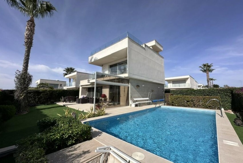 Resale - Villa - Orihuela - Vistabella